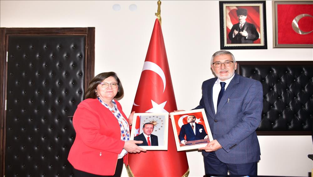 Rektör Prof. Dr. Tuncay Döğeroğlu’dan İnönü Belediyesi’ne İade-i Ziyaret