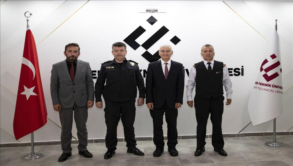 Eskişehir İl Jandarma Komutanı Jandarma Albay Ercan Atasoy ve İl Emniyet Müdürü Yaman Ağırlar, Rektör Prof. Dr. Adnan Özcan’ı Ziyaret Etti