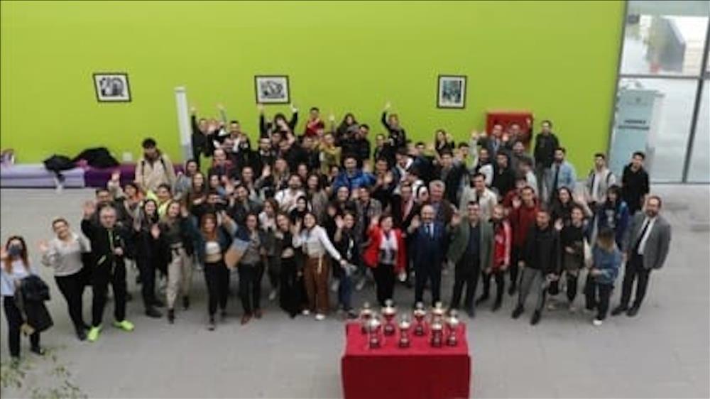 ESTÜ Türkiye Üniversite Sporları Federasyonu Müsabakalarında Başarılı Olan Sporcuları İçin  Ödül Töreni Düzenledi