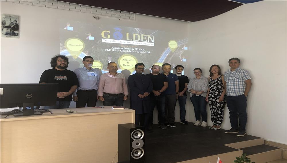 Pakistanlı Bilim İnsanı Dr. Kamran MİR ESTÜ’de "Geospatial Model for Distance Education" Başlıklı Bir Sunum Yaptı