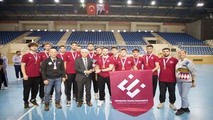 ESTÜ Hentbol ve Voleybol Takımları Süper Lig Yolunda