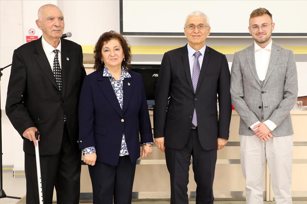 Eskişehir Teknik Üniversitesinde 24 Kasım Öğretmenler Günü Coşkuyla Kutlandı