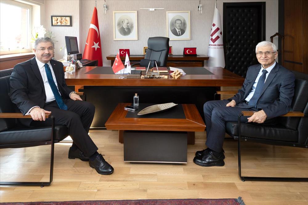 Eskişehir Valisi Dr. Erdinç YILMAZ’dan Eskişehir Teknik Üniversitesi Rektörü Prof. Dr. Adnan ÖZCAN’a İade-i Ziyaret