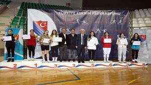 Eskişehir Teknik Üniversitesinde Eskrim Kılıç Türkiye Kupası Heyecanı Yaşandı