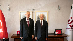 Ak Parti Odunpazarı İlçe Başkanı Ali Acar Rektör Prof. Dr. Adnan Özcan’a Hayırlı Olsun Ziyaretinde Bulundu