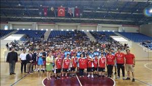 Özel Sporcular Down Sendrom Basketbol Milli Takımı, ESTÜ Basketbol Turnuvası’nı Ziyaret Etti