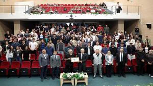  “İnsan Olmak” Söyleşisi Eskişehir Teknik Üniversitesi Öğrencilerinin Yoğun İlgisiyle Gerçekleştirildi 