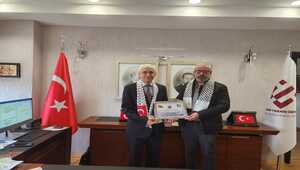 Filistin Yardımlaşma ve Dayanışma Derneği Genel Başkanı Murad ELMUHANDİS Rektör Prof. Dr. Adnan ÖZCAN’ı Makamında Ziyaret Etti